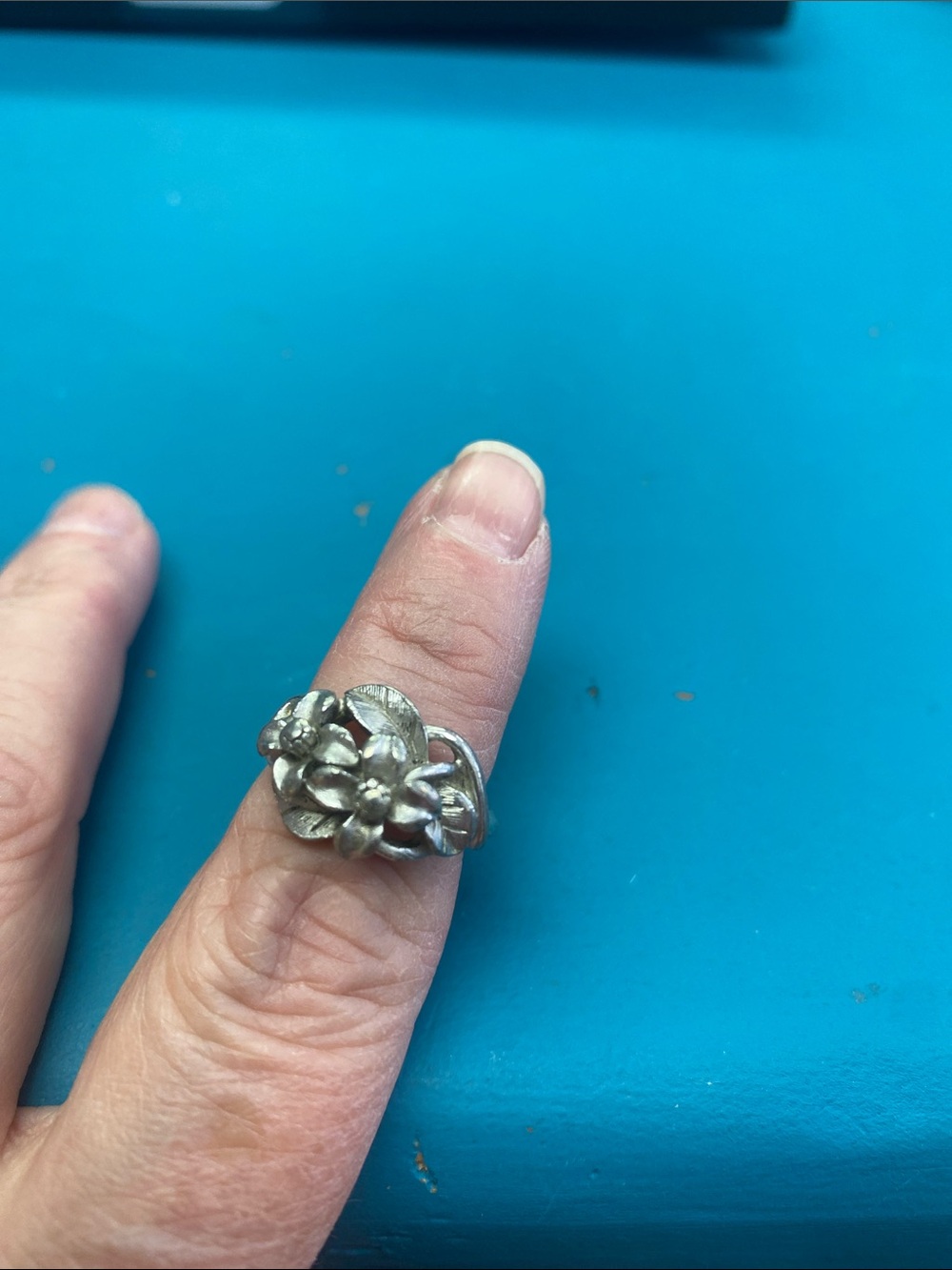 Vintage Avon ring size 5